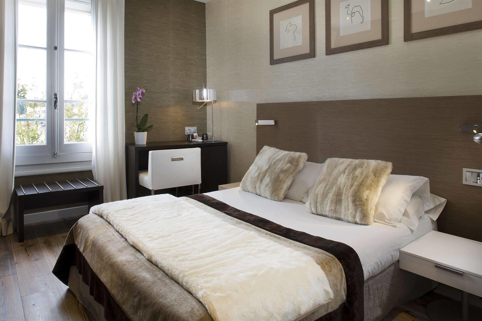 Hotel Des Arceaux มงต์เปอลิเยร์ ภายนอก รูปภาพ